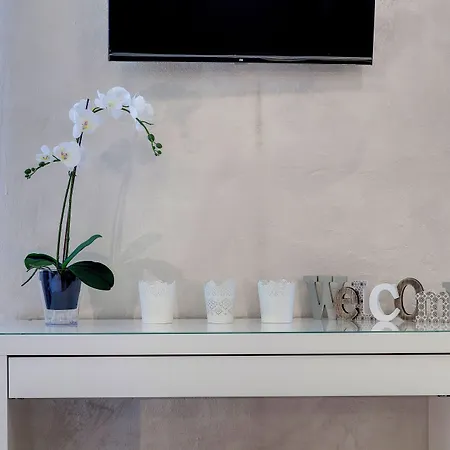 Charlize Apartment By Mamo Florence-2